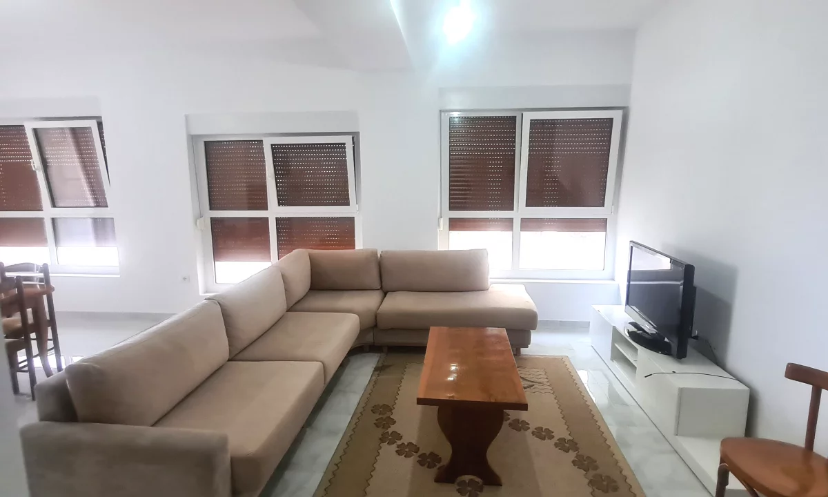 Shtepi me qera Apartament ne Tirane, 1+1, Mobilimi E mobiluar, Pagesa 35,000  Leke.