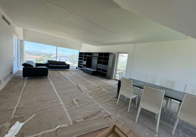 Shtepi me qera 3+1 ne Tirane - 3,500 Euro