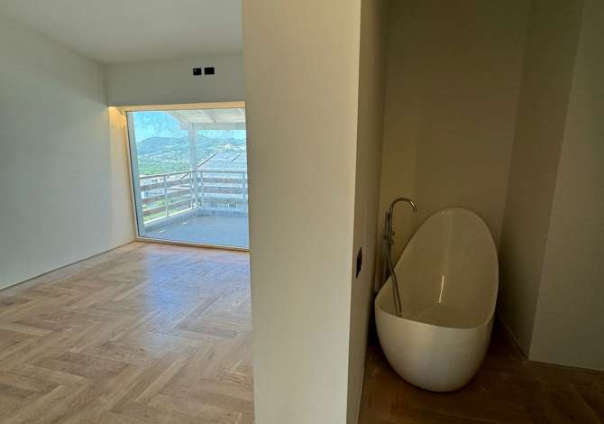 Shtepi me qera 3+1 ne Tirane - 3,500 Euro