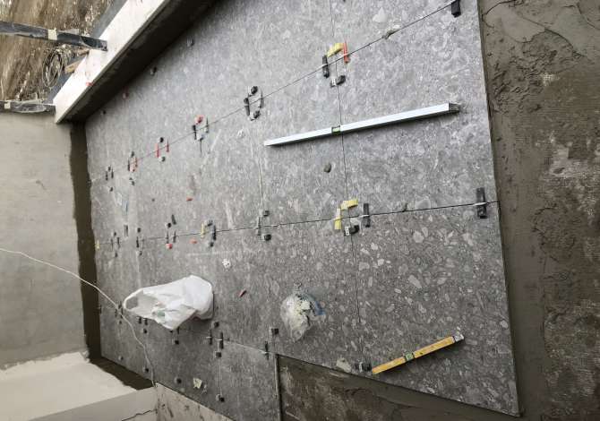 Construction and Restructurings  in Tirana - 1,000 Leke