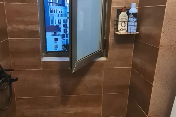 Shtepi me qera Apartament ne Tirane, 1+1, Mobilimi E mobiluar, Pagesa 550  Euro.