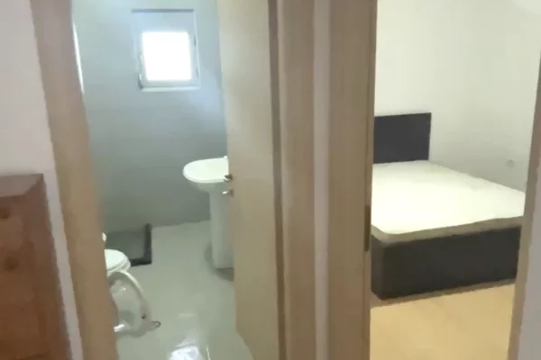 Shtepi me qera Apartament ne Tirane, 1+1, Mobilimi E mobiluar, Pagesa 50,000  Leke.