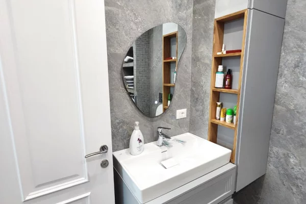 Shtepi ne shitje Apartament ne Tirane, 2+1, Mobilimi E mobiluar, Pagesa 21,000,000  Leke.