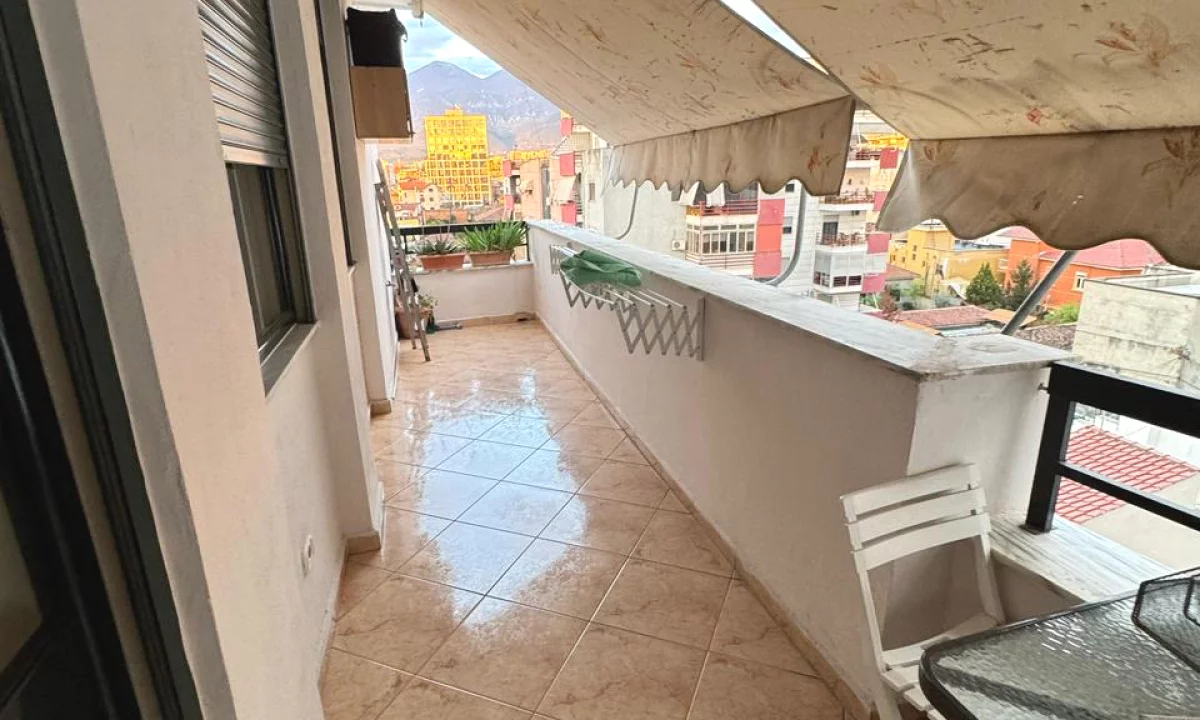 Shtepi me qera Apartament ne Tirane, 2+1, Mobilimi E mobiluar, Pagesa 75,000  Leke.