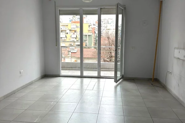 Apartament 1+1, per zyra dhe banim