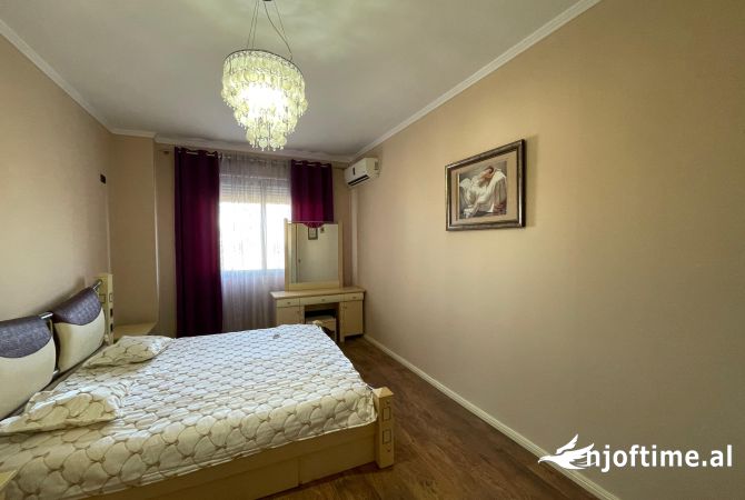 Shtepi me qera Apartament ne Tirane, 2+1, Mobilimi E mobiluar, Pagesa 420  Euro.