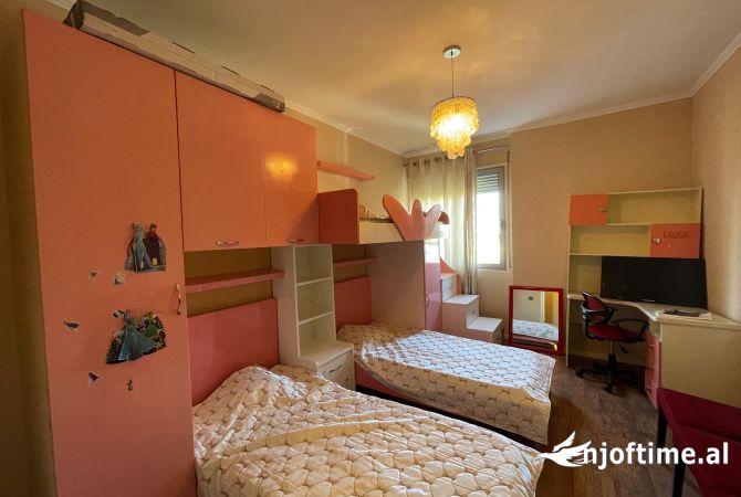 Shtepi me qera Apartament ne Tirane, 2+1, Mobilimi E mobiluar, Pagesa 420  Euro.