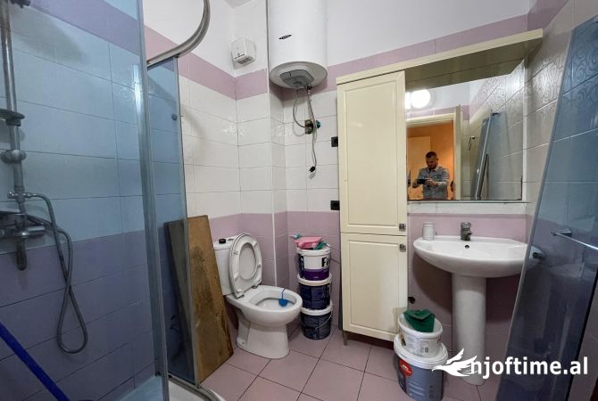 Shtepi me qera Apartament ne Tirane, 2+1, Mobilimi E mobiluar, Pagesa 420  Euro.