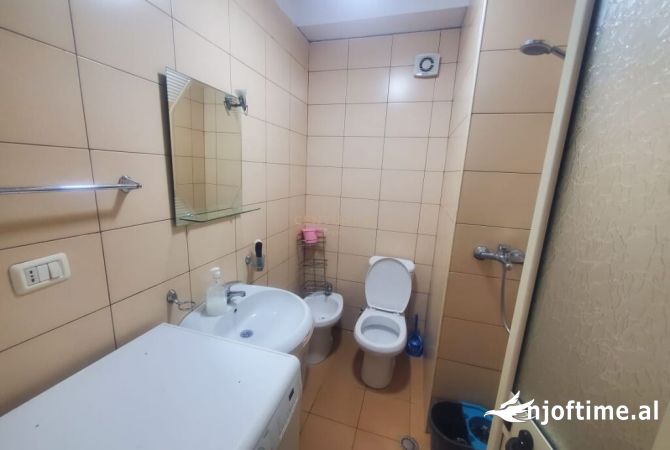 Shtepi me qera Apartament ne Tirane, 1+1, Mobilimi E mobiluar, Pagesa 400  Euro.