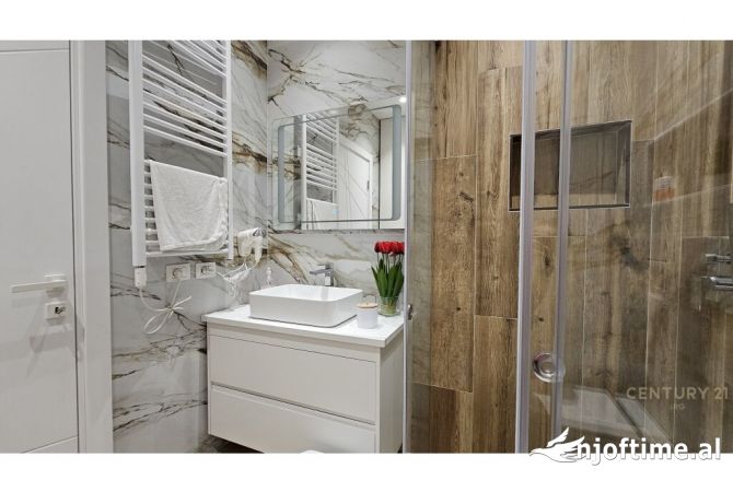 Shtepi ne shitje Apartament ne Tirane, 2+1, Mobilimi E mobiluar, Pagesa 225,000  Euro.