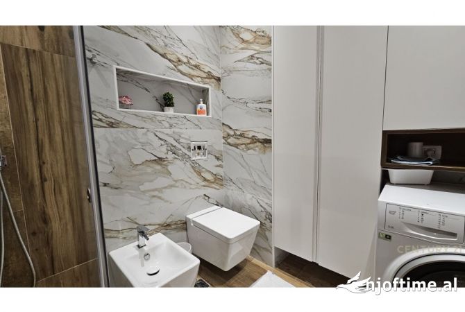 Shtepi ne shitje Apartament ne Tirane, 2+1, Mobilimi E mobiluar, Pagesa 225,000  Euro.