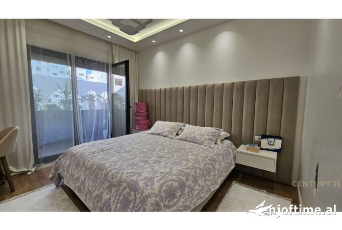 Shtepi ne shitje Apartament ne Tirane, 2+1, Mobilimi E mobiluar, Pagesa 225,000  Euro.