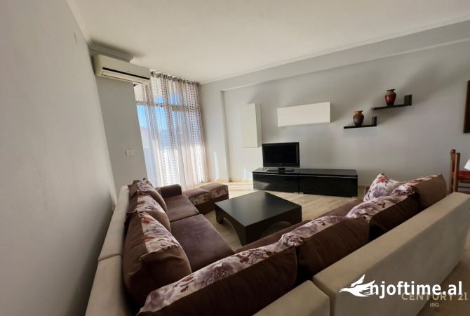 Shtepi ne shitje Apartament ne Tirane, 2+1, Mobilimi E mobiluar, Pagesa 140,000  Euro.