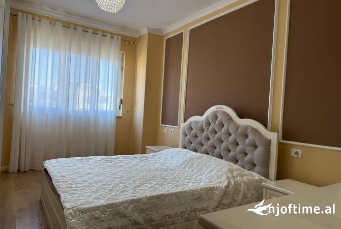 Shtepi me qera Apartament ne Tirane, 2+1, Mobilimi E mobiluar, Pagesa 500  Euro.