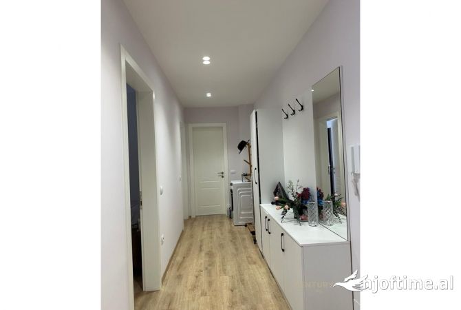Shtepi ne shitje Apartament ne Tirane, 2+1, Mobilimi E mobiluar, Pagesa 185,000  Euro.