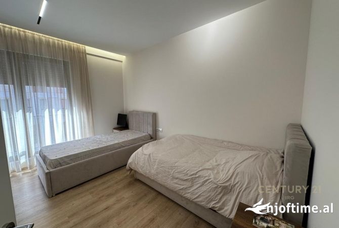 Shtepi ne shitje Apartament ne Tirane, 2+1, Mobilimi E mobiluar, Pagesa 185,000  Euro.