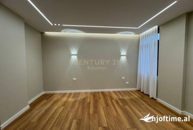 Shtepi ne shitje Apartament ne Tirane, 1+1, Mobilimi Bosh, pa mobiluar, Pagesa 135,000  Euro.