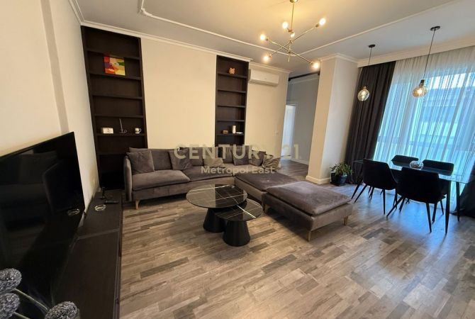 Shtepi me qera 2+1 ne Tirane - 800 Euro