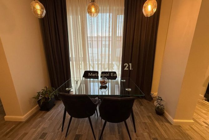 Shtepi me qera Apartament ne Tirane, 2+1, Mobilimi E mobiluar, Pagesa 800  Euro.