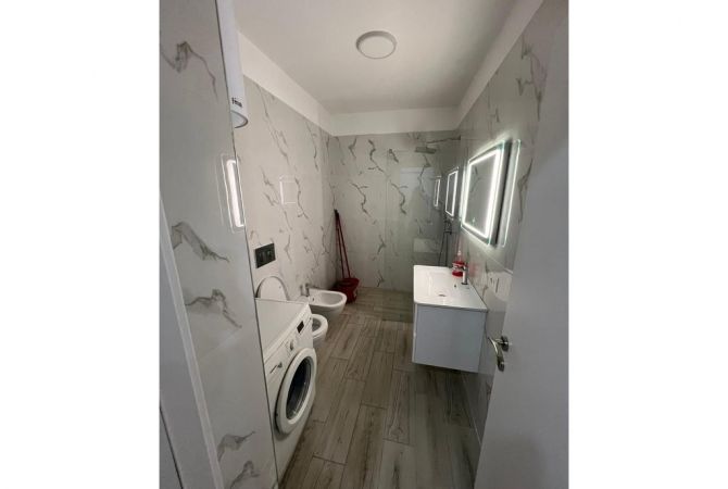 Shtepi ne shitje Apartament ne Tirane, 1+1, Mobilimi E mobiluar, Pagesa 129,999  Euro.