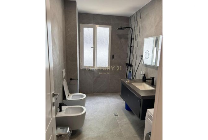 Shtepi ne shitje Apartament ne Tirane, 1+1, Mobilimi E mobiluar, Pagesa 119,999  Euro.