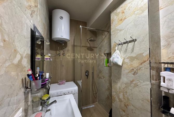 Shtepi ne shitje Apartament ne Tirane, 1+1, Mobilimi E mobiluar, Pagesa 135,000  Euro.