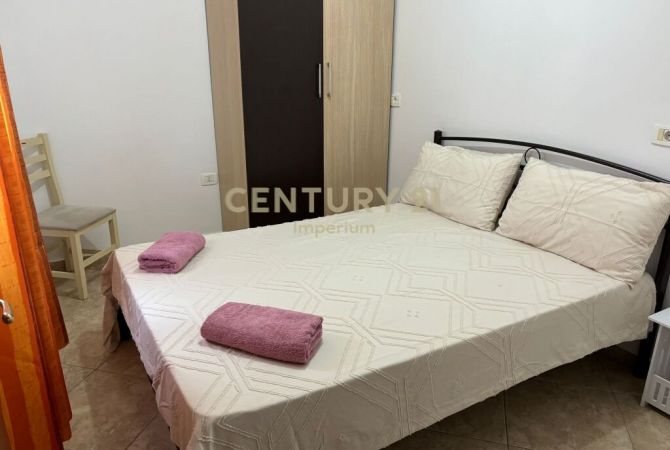 Shtepi ne shitje Apartament ne Tirane, 3+1, Mobilimi E mobiluar, Pagesa 130,000  Euro.