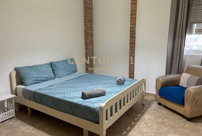 Shtepi ne shitje Apartament ne Tirane, 3+1, Mobilimi E mobiluar, Pagesa 130,000  Euro.