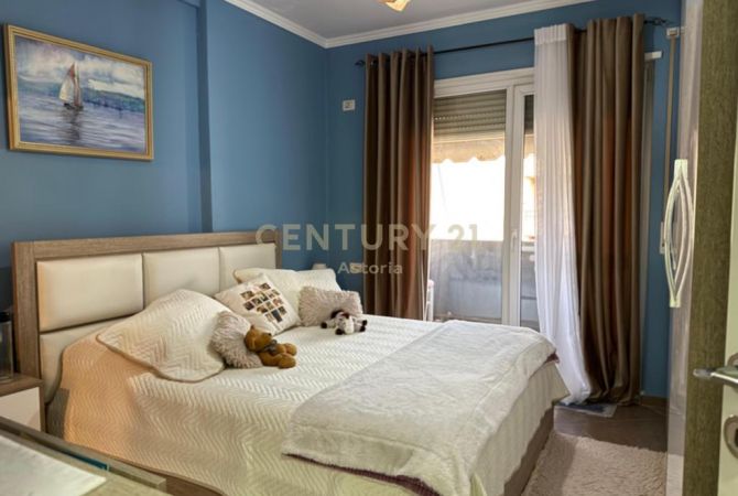 Shtepi ne shitje Apartament ne Tirane, 2+1, Mobilimi E mobiluar, Pagesa 140,000  Euro.