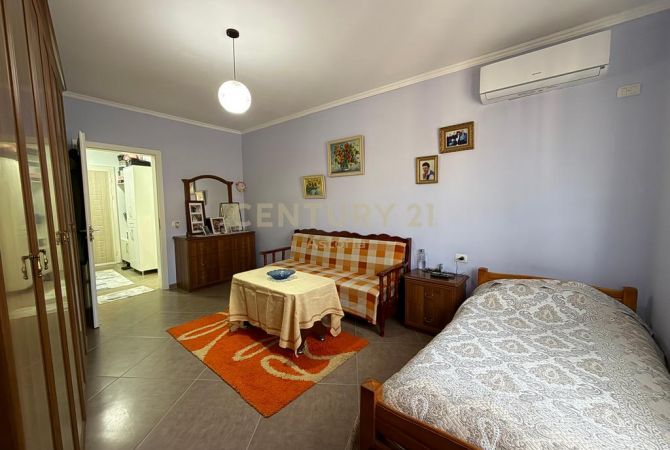 Shtepi ne shitje Apartament ne Tirane, 2+1, Mobilimi E mobiluar, Pagesa 140,000  Euro.