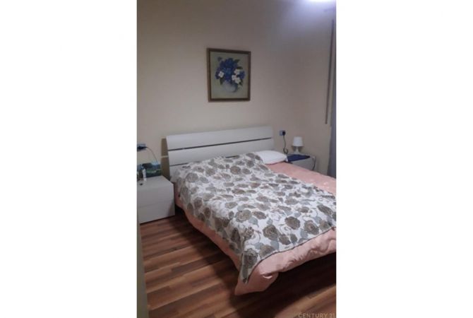 Shtepi ne shitje Apartament ne Tirane, 1+1, Mobilimi E mobiluar, Pagesa 140,000  Euro.