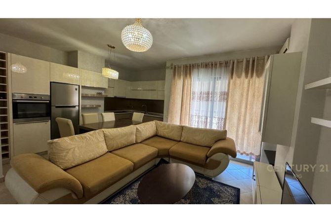 Shtepi me qera 2+1 ne Tirane - 470 Euro
