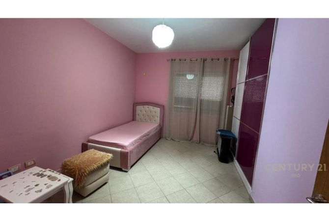 Shtepi me qera Apartament ne Tirane, 2+1, Mobilimi E mobiluar, Pagesa 470  Euro.