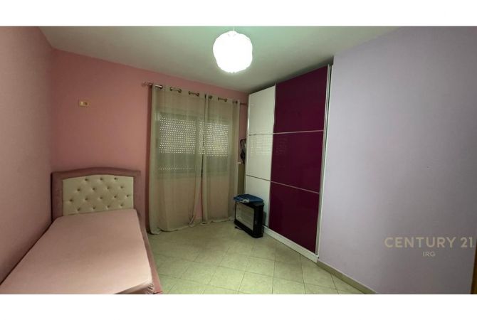 Shtepi me qera Apartament ne Tirane, 2+1, Mobilimi E mobiluar, Pagesa 470  Euro.