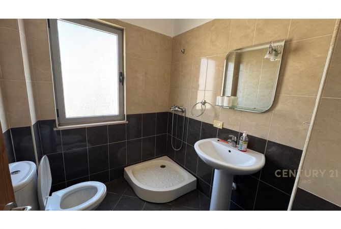 Shtepi me qera Apartament ne Tirane, 2+1, Mobilimi E mobiluar, Pagesa 470  Euro.