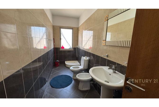 Shtepi me qera Apartament ne Tirane, 2+1, Mobilimi E mobiluar, Pagesa 470  Euro.