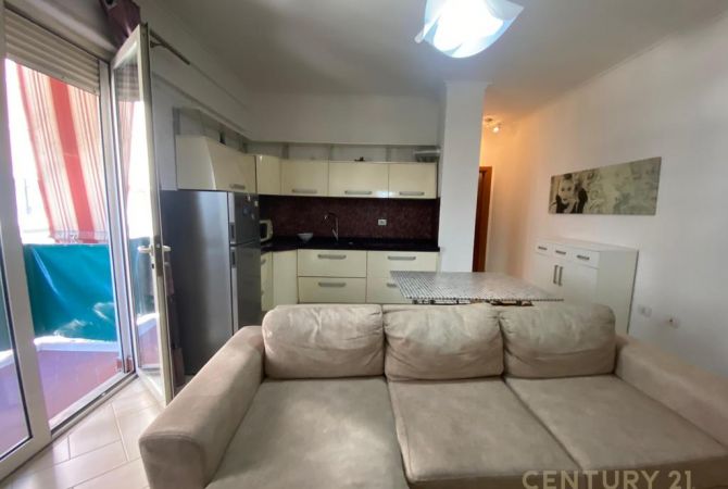 Shtepi me qera Apartament ne Tirane, 1+1, Mobilimi E mobiluar, Pagesa 550  Euro.