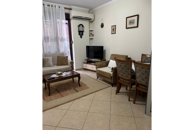 Shtepi me qera 2+1 ne Tirane - 650 Euro