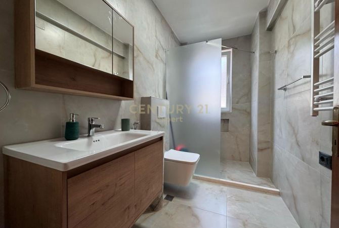 Shtepi me qera Apartament ne Tirane, 1+1, Mobilimi E mobiluar, Pagesa 550  Euro.