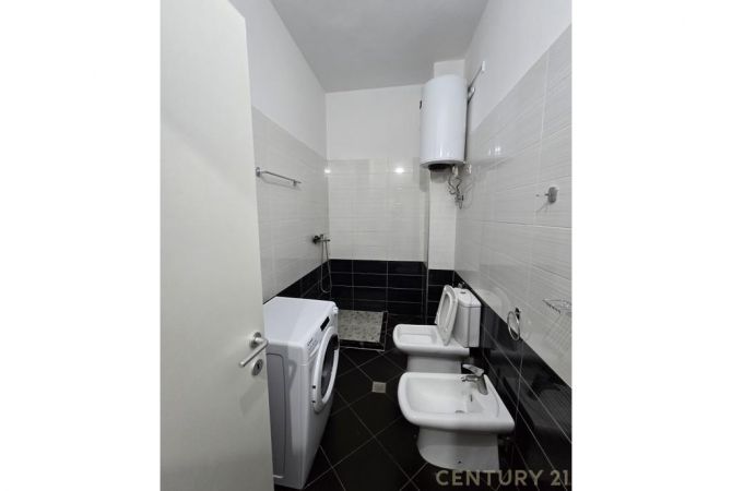 Shtepi me qera Apartament ne Tirane, 1+1, Mobilimi Pjeserisht e mobiluar, Pagesa 550  Euro.