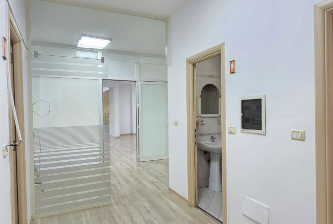 Zyre premium ne Bllok  200 m2 / 1950Euro /muaj neto