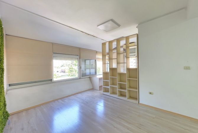 Ambient biznesi me qera 1+1 ne Tirane - 1,950 Euro
