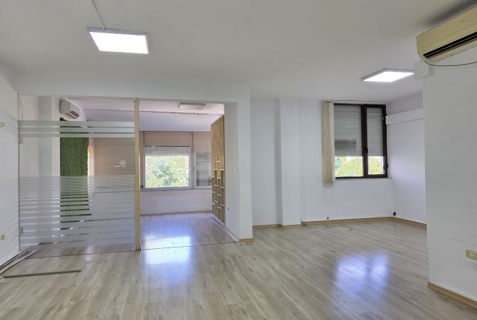 Zyre premium ne Bllok  200 m2 / 1950Euro /muaj neto
