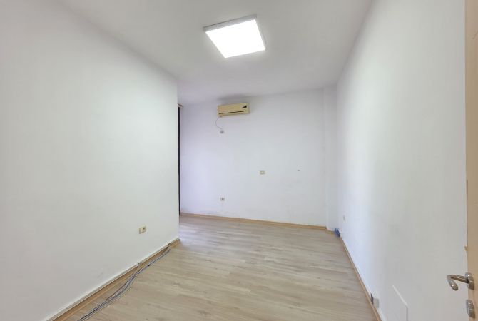 Zyre premium ne Bllok  200 m2 / 1950Euro /muaj neto