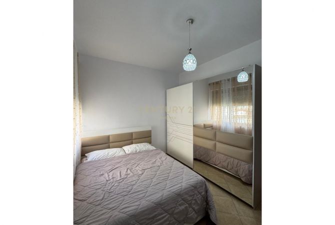 Shtepi me qera Apartament ne Tirane, 1+1, Mobilimi E mobiluar, Pagesa 430  Euro.