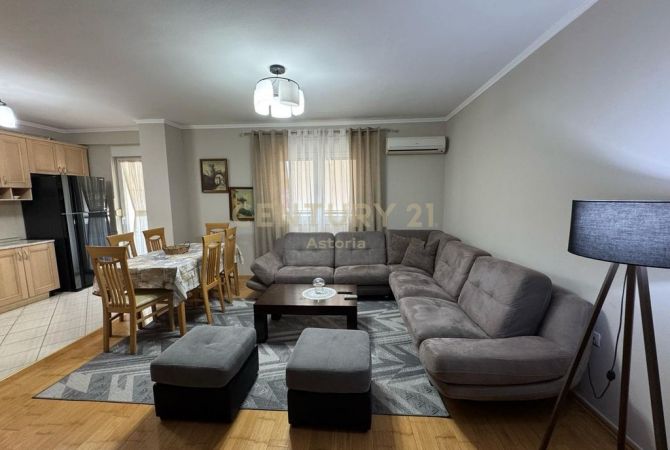 Shtepi ne shitje Apartament ne Tirane, 2+1, Mobilimi E mobiluar, Pagesa 320,000  Euro.
