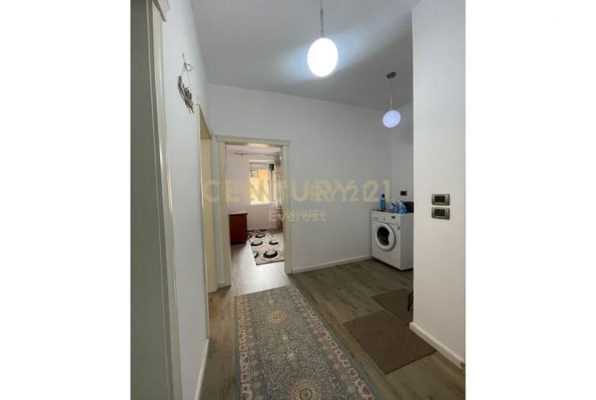 Shtepi ne shitje Apartament ne Tirane, 2+1, Mobilimi E mobiluar, Pagesa 140,000  Euro.