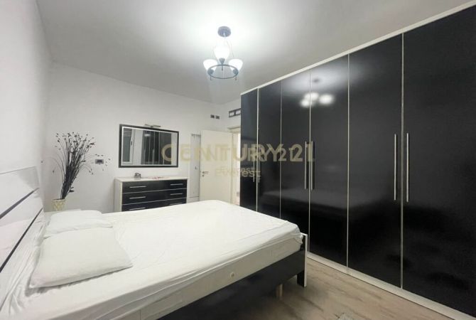 Shtepi ne shitje Apartament ne Tirane, 2+1, Mobilimi E mobiluar, Pagesa 140,000  Euro.