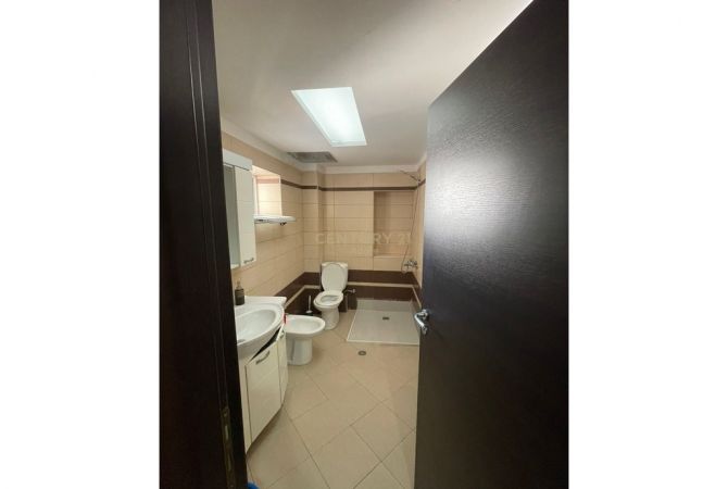 Shtepi me qera 1+1 ne Tirane - 450 Euro