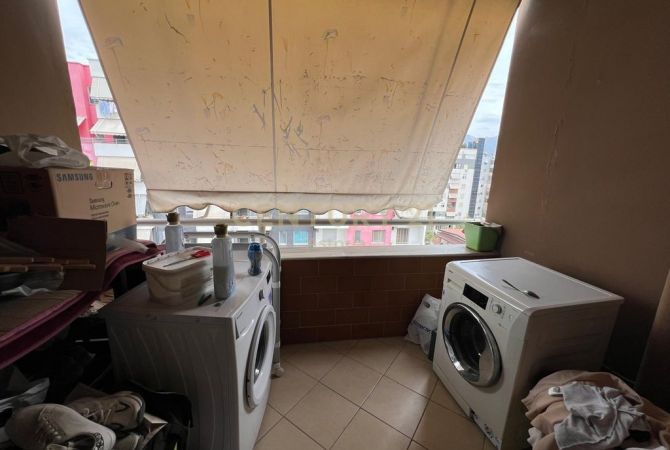 Shtepi ne shitje Apartament ne Tirane, 2+1, Mobilimi Pjeserisht e mobiluar, Pagesa 135,000  Euro.